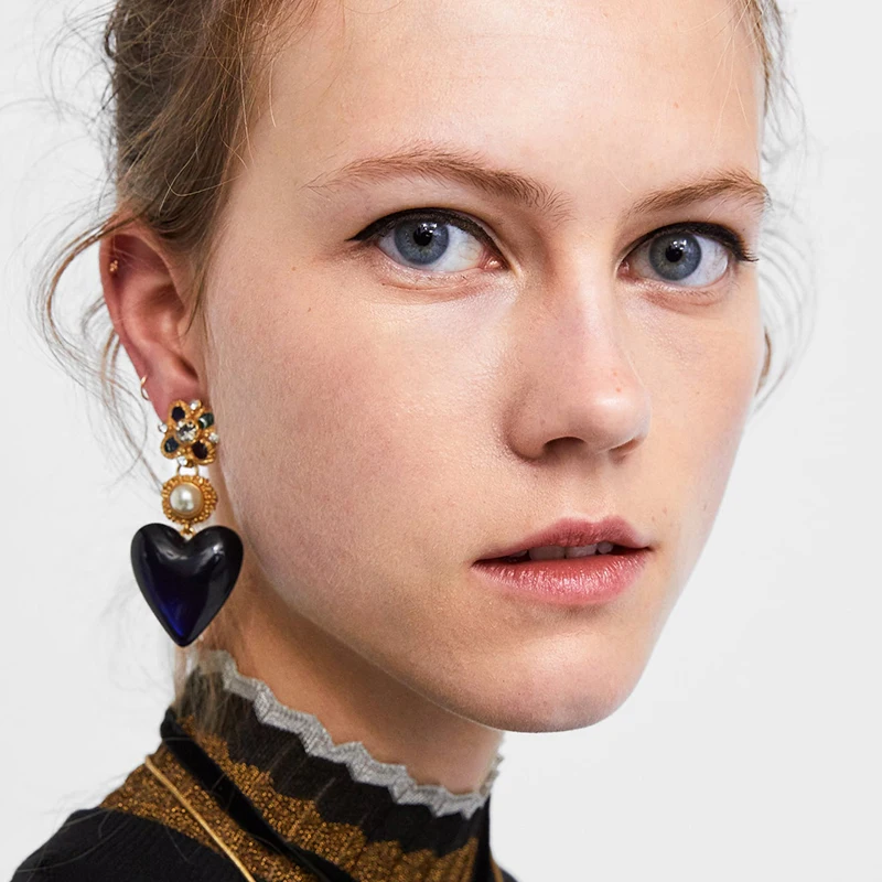 FASHIONSNOOPS 5 Colors Drop Earrings Women ZA Fashion Crystal Heart Geometric Vintage Charm Big Earring For Girls 2019 Jewelry
FASHIONSNOOPS 5 Colors Drop Earrings Women ZA Fashion Crystal Heart Geometric Vintage Charm Big Earring For Girls 2019 Jewelry