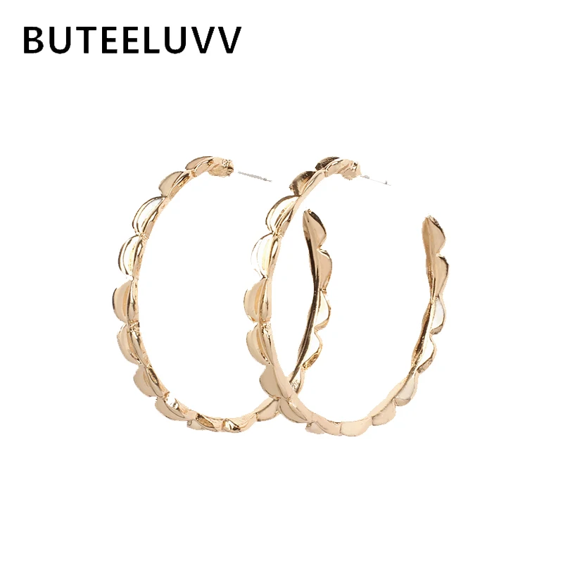 BUTEELUVV Vintage Geometric Wave Hoop Earrings Fashion Jewelry Elegant Gold Silver Color Round Statement Earrings for Women
BUTEELUVV Vintage Geometric Wave Hoop Earrings Fashion Jewelry Elegant Gold Silver Color Round Statement Earrings for Women