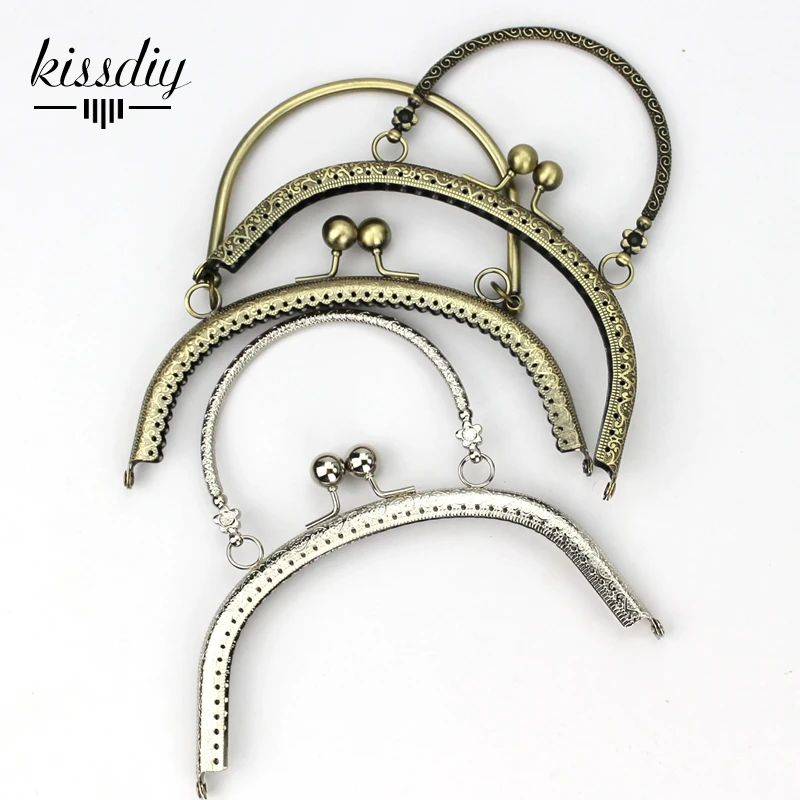 KISSDIY 3pcs/lot 16.5cm Vintage Metal Purse Frame Antique Bronze Silver kiss clasp Handle for DIY Bag Accessories
KISSDIY 3pcs/lot 16.5cm Vintage Metal Purse Frame Antique Bronze Silver kiss clasp Handle for DIY Bag Accessories