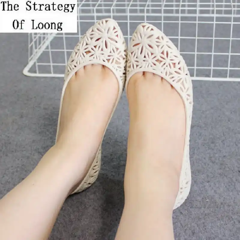 closed toe jelly sandals