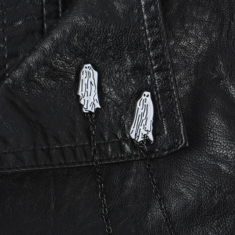 Beetlejuice No Feet Ghost Tassel Linked Pins Brooches Badges Cloth Backpack Bags Hats Leather jeckets Accessories
Beetlejuice No Feet Ghost Tassel Linked Pins Brooches Badges Cloth Backpack Bags Hats Leather jeckets Accessories