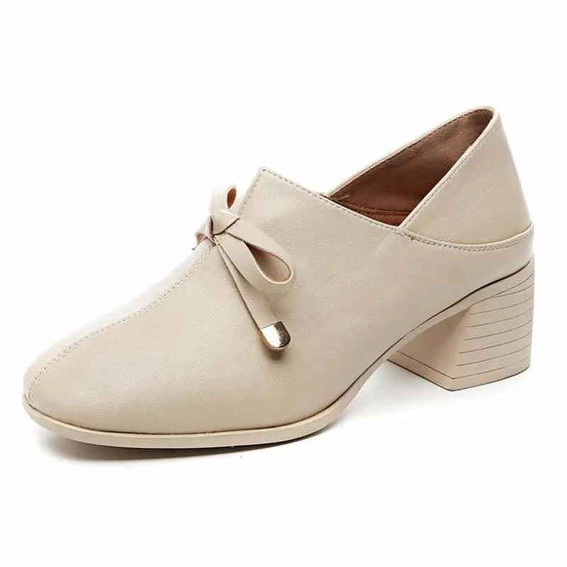 Spring and autumn new bright leather high heel waterproof platform British ladies casual thick with single shoes
Spring and autumn new bright leather high heel waterproof platform British ladies casual thick with single shoes