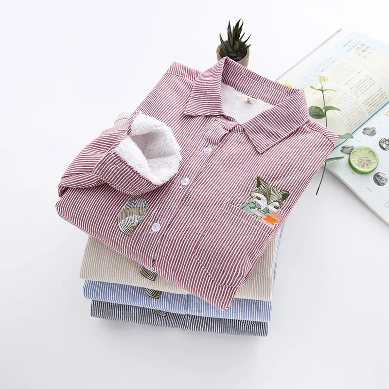 Winter Velvet Thick Warm Blouse Women Striped Shirt Female Long Sleeve Lady Tops Fox Embroidery Cotton Blusas Plus Size
Winter Velvet Thick Warm Blouse Women Striped Shirt Female Long Sleeve Lady Tops Fox Embroidery Cotton Blusas Plus Size
