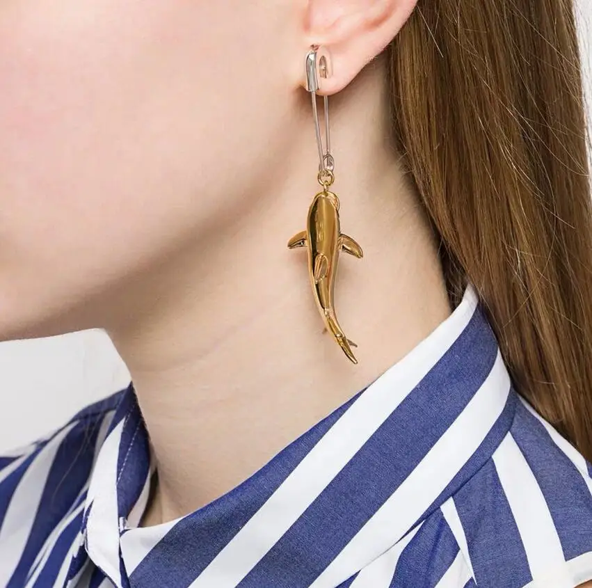 2019 new tide female personality long pin dolphins hit color temperament earrings fashion wild exquisite clavicle chain
2019 new tide female personality long pin dolphins hit color temperament earrings fashion wild exquisite clavicle chain