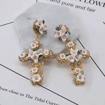 SHIFEEL New Euramerican Palace Vintage Pop Baroque Style Pendientes Brand Jewelry Magnetic flower Carved Cross Earrings
SHIFEEL New Euramerican Palace Vintage Pop Baroque Style Pendientes Brand Jewelry Magnetic flower Carved Cross Earrings