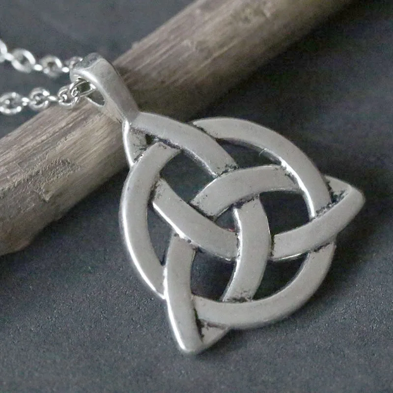 Protection Hope Dream Necklaces Vintage Silver Lrish Knot Pendant Necklace Christian Trinity Triangle Knot Charms Religion Gift
Protection Hope Dream Necklaces Vintage Silver Lrish Knot Pendant Necklace Christian Trinity Triangle Knot Charms Religion Gift