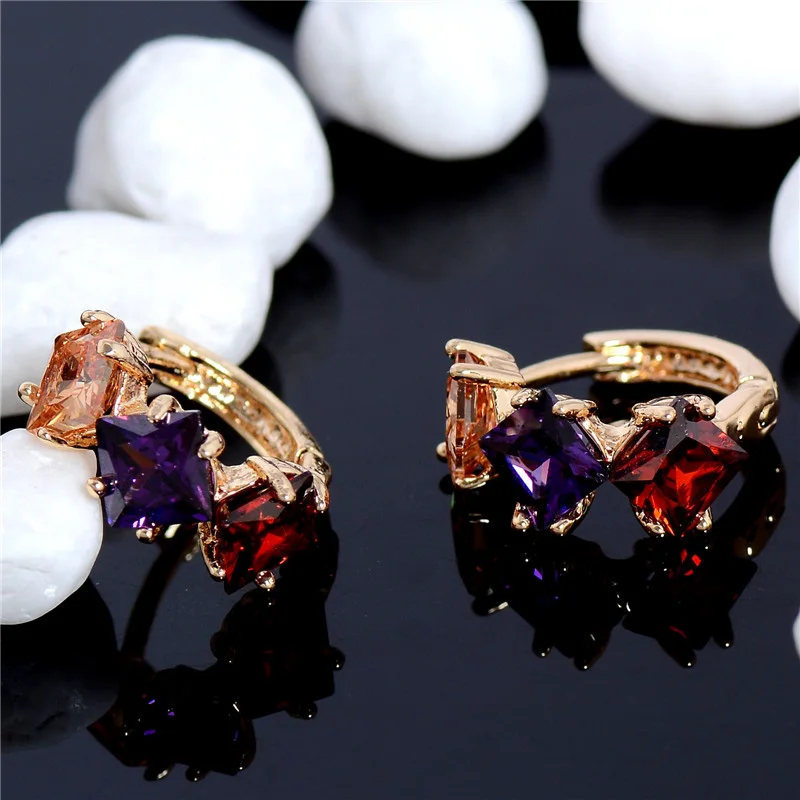 SHUANGR Smart Chic Purple Champagne Red Zircon Earring Gold Color Lady Small Huggie Hoops Earrings for Women Jewelry Brinco
SHUANGR Smart Chic Purple Champagne Red Zircon Earring Gold Color Lady Small Huggie Hoops Earrings for Women Jewelry Brinco