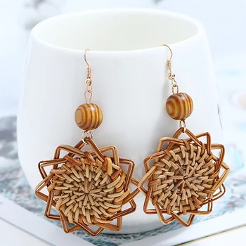 AENSOA Wooden Straw Weave Rattan Knit Vine Flowers Earrings For Women Hollow Flora African Woman Wooden Pendant Earrings Brincos
AENSOA Wooden Straw Weave Rattan Knit Vine Flowers Earrings For Women Hollow Flora African Woman Wooden Pendant Earrings Brincos
