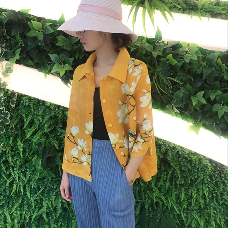 HOT SELLING Miyake fold print floral Fold fashionable single breasted wide-waisted Petal sleeve coat IN STOCK
HOT SELLING Miyake fold print floral Fold fashionable single breasted wide-waisted Petal sleeve coat IN STOCK