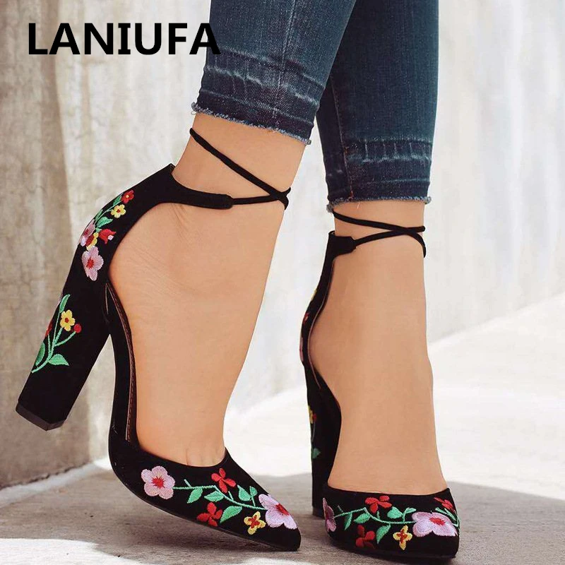 new Embroidery Flower Women High Heels shoes Women Platform Pointed Toe Square heel Party dress Pumps shoes women plus size #833
new Embroidery Flower Women High Heels shoes Women Platform Pointed Toe Square heel Party dress Pumps shoes women plus size #833