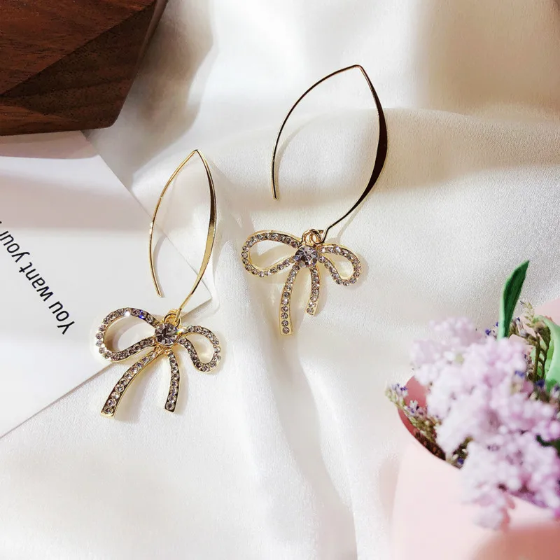 Ethnic Crystal Bowknot Women Dangle Earrings Long Personality Bow Earrings For Women Drops Earrings
Ethnic Crystal Bowknot Women Dangle Earrings Long Personality Bow Earrings For Women Drops Earrings