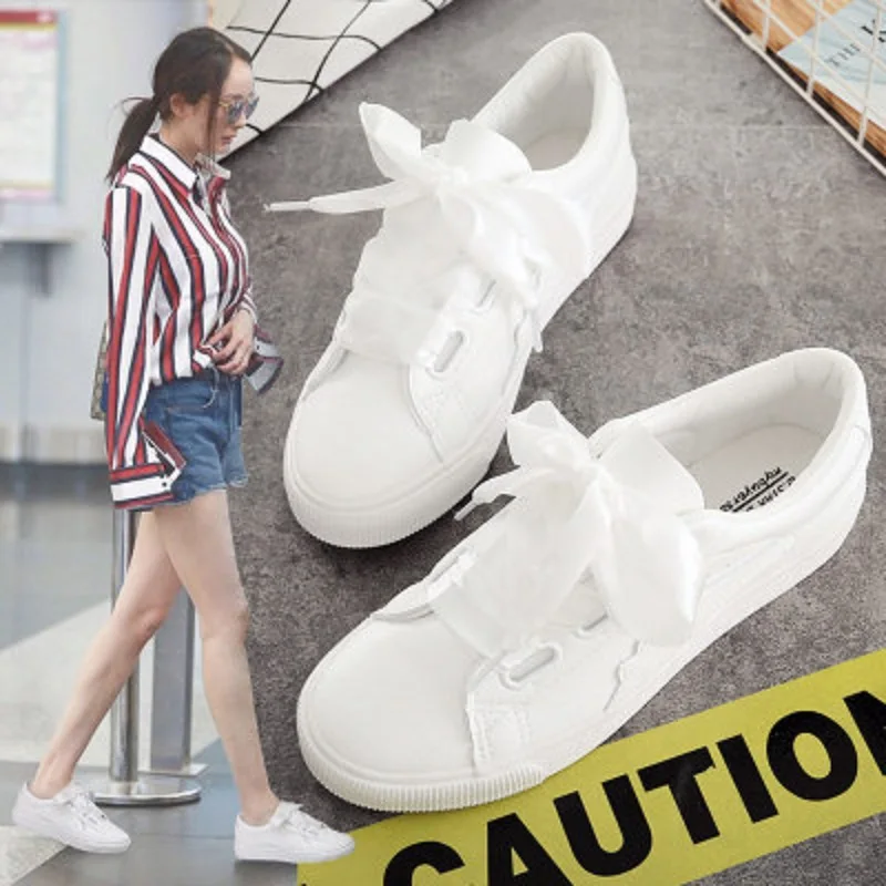 White shoes summer female 2019 fashion new wild Korean student bow ribbon canvas shoes pink flat shoes tide shoes
White shoes summer female 2019 fashion new wild Korean student bow ribbon canvas shoes pink flat shoes tide shoes