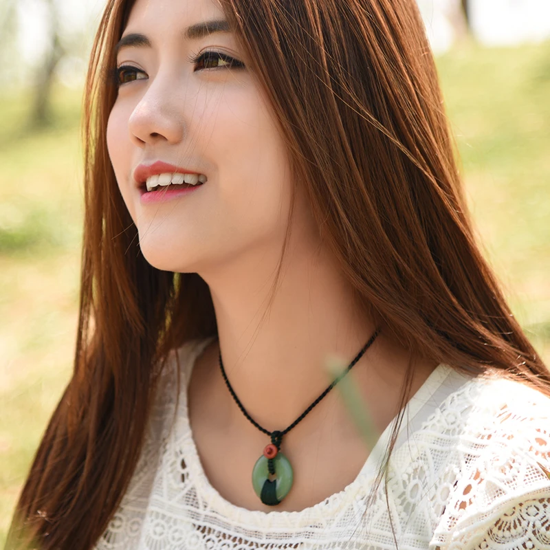 Cute short aventurine stone round pendant necklace for women rope chain vintage fashion ethnic femme jewelry fashion new arrival
Cute short aventurine stone round pendant necklace for women rope chain vintage fashion ethnic femme jewelry fashion new arrival
