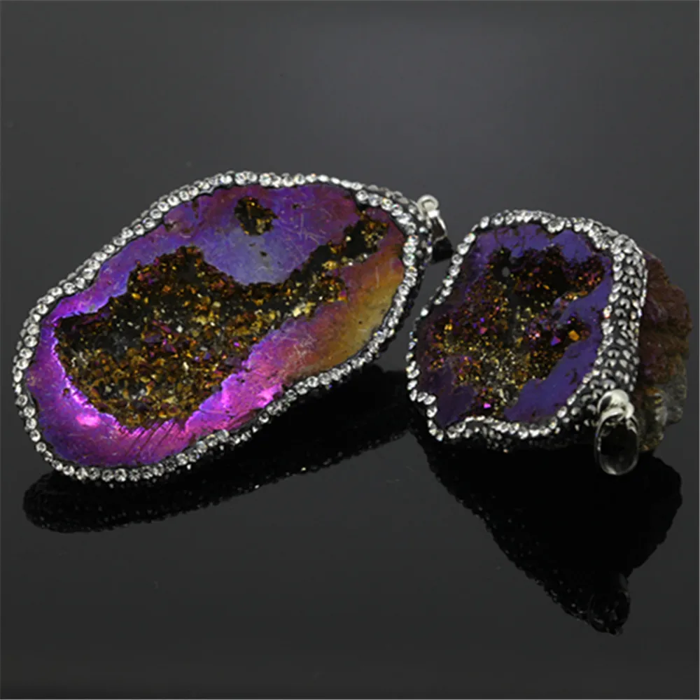 1pcs Natural mineral stone druzy purple rainbow ore quartz pendant charm mystic titanium gem stone pave rhinestones pendant
1pcs Natural mineral stone druzy purple rainbow ore quartz pendant charm mystic titanium gem stone pave rhinestones pendant