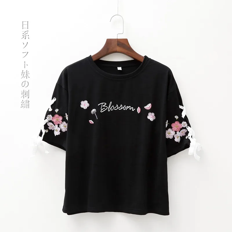 Harajuku Kawaii T shirt Korean Japanese Style Floral Embroidery Crop Tops Sweet Bow Aesthetic tee shirt femme modis Streetwear
Harajuku Kawaii T shirt Korean Japanese Style Floral Embroidery Crop Tops Sweet Bow Aesthetic tee shirt femme modis Streetwear