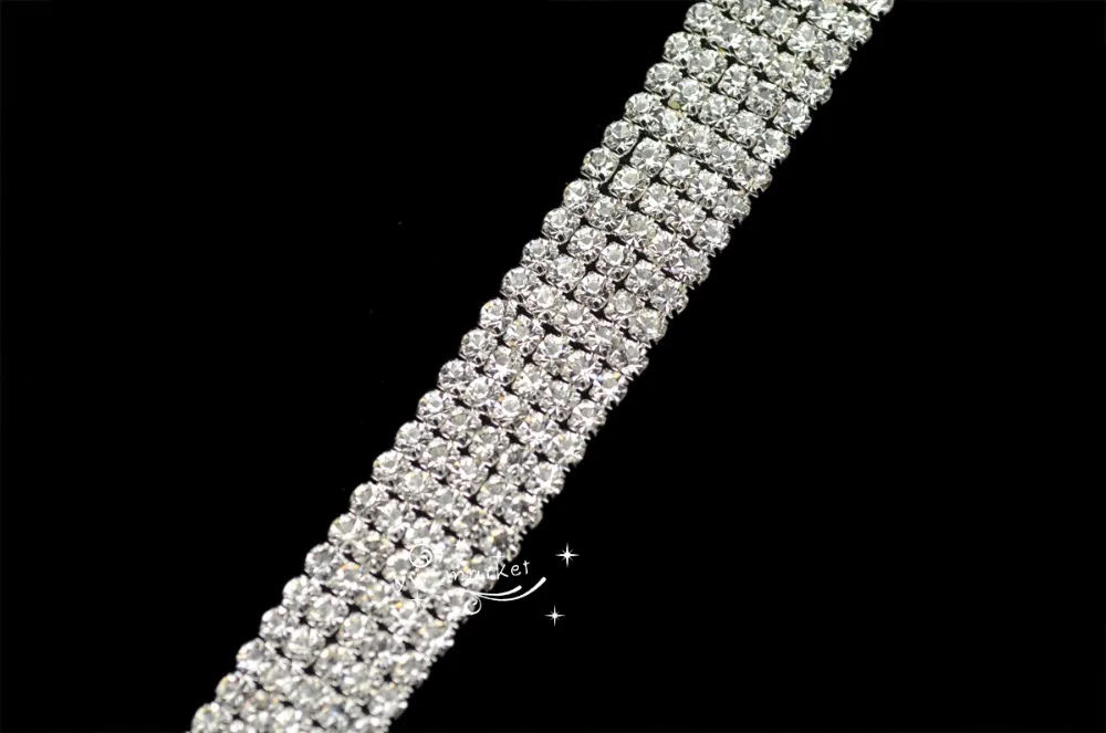 freee shipping 5 Row 4mm 888 Rhinestone chain Cake Ribbon Trimming Wedding Decoration for sewing accessoriesx1 yard
freee shipping 5 Row 4mm 888 Rhinestone chain Cake Ribbon Trimming Wedding Decoration for sewing accessoriesx1 yard