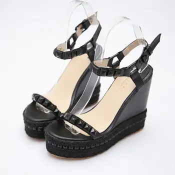 Sweet High Heel 12cm Roman Gladiator Sandals Women Buckle Summer Shoes Rivet Fish Toe Wedges Party Casual Zapatillas Mujer Hot
Sweet High Heel 12cm Roman Gladiator Sandals Women Buckle Summer Shoes Rivet Fish Toe Wedges Party Casual Zapatillas Mujer Hot