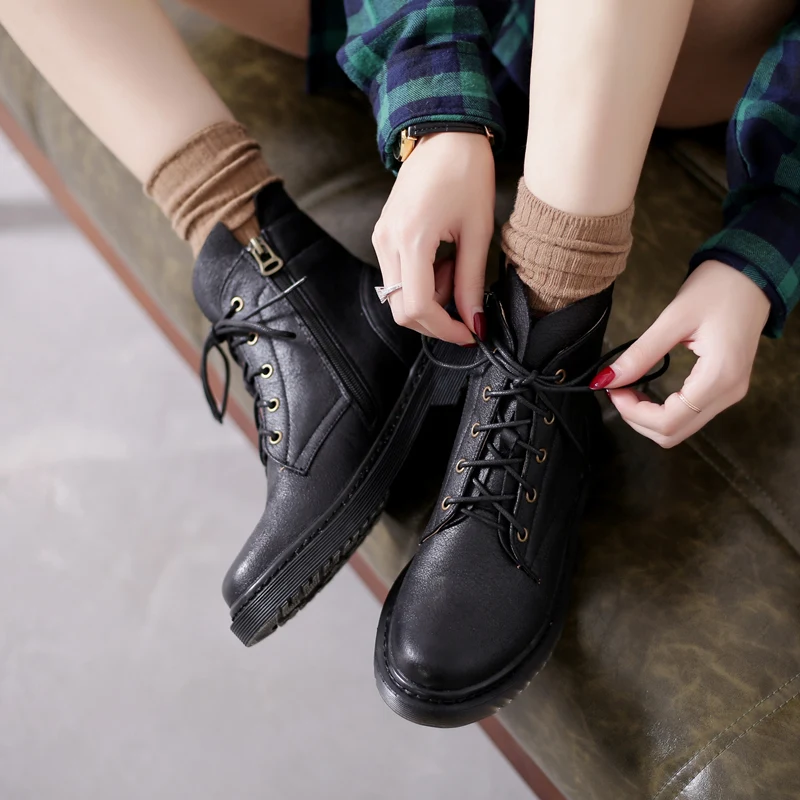 Teahoo 2017 Autumn Genuine Leather Women Boots Lace up Platform Martin Boots Fashion Round Toe Ankle Boots for Women Shoes
Teahoo 2017 Autumn Genuine Leather Women Boots Lace up Platform Martin Boots Fashion Round Toe Ankle Boots for Women Shoes