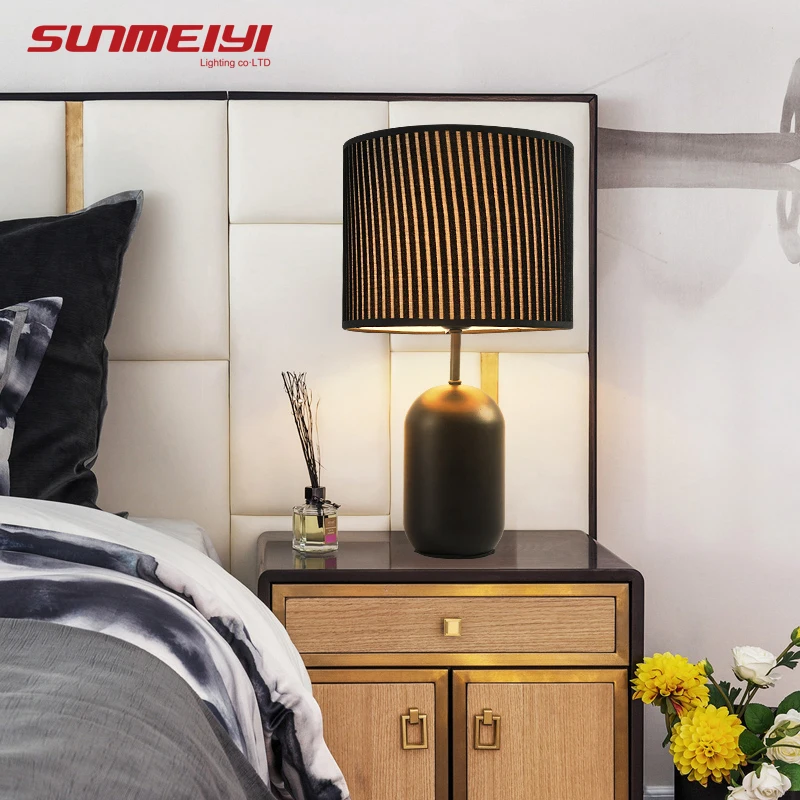 Modern Fabric Lampshade Table Lamp Light Fixtures luminaria de mesa With E27 Bulb Indoor Lighting for Bedroom Study Bed Lamp
Modern Fabric Lampshade Table Lamp Light Fixtures luminaria de mesa With E27 Bulb Indoor Lighting for Bedroom Study Bed Lamp