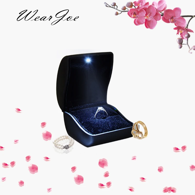Black PU Leather Engagement Proposal Ring Box With LED Light Jewelry Storage Showcase Wedding Packaging Display Gift Show Case
Black PU Leather Engagement Proposal Ring Box With LED Light Jewelry Storage Showcase Wedding Packaging Display Gift Show Case