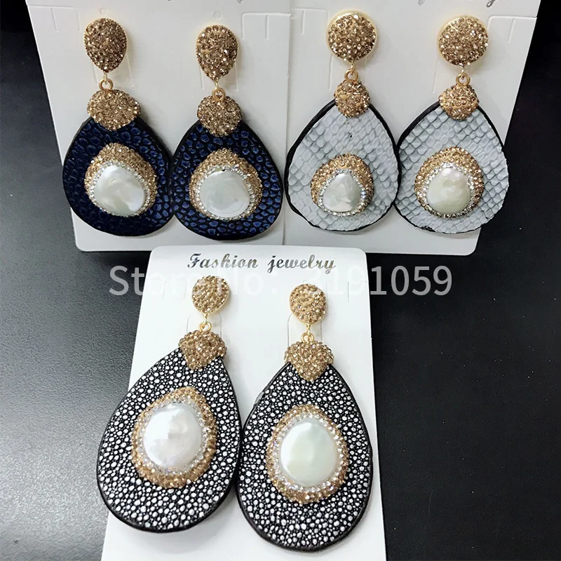 Leather earrings with natural pearl vintage fashion accessories exaggerated big earrings
Leather earrings with natural pearl vintage fashion accessories exaggerated big earrings