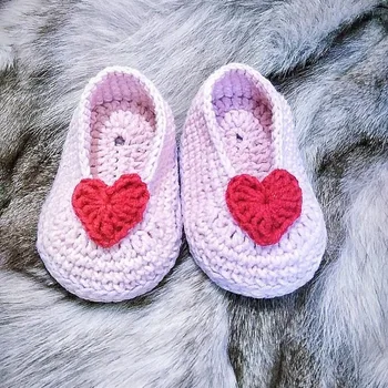 Baby crochet boys Booties girls loafers heart style first walker shoes model number YU008
Baby crochet boys Booties girls loafers heart style first walker shoes model number YU008
