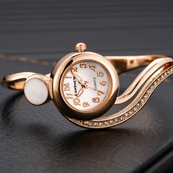 Popular Fashion Small Dial with Strap Lady's Bracelet Watch New Casual High-end Accessories Women Watch
Popular Fashion Small Dial with Strap Lady's Bracelet Watch New Casual High-end Accessories Women Watch