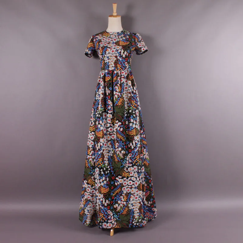 2017 Newest Fashion Spring High Quality Luxurious And Noble Hand Embroidery With hundreds of flowers Classical Long dress
2017 Newest Fashion Spring High Quality Luxurious And Noble Hand Embroidery With hundreds of flowers Classical Long dress