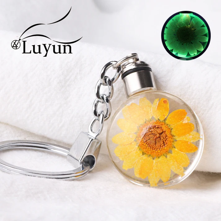 Luyun Creative Natural Dried Flower KeyChain Glowing Jewelry Crystal Glass KeyChain Wholesale Free Shipping
Luyun Creative Natural Dried Flower KeyChain Glowing Jewelry Crystal Glass KeyChain Wholesale Free Shipping