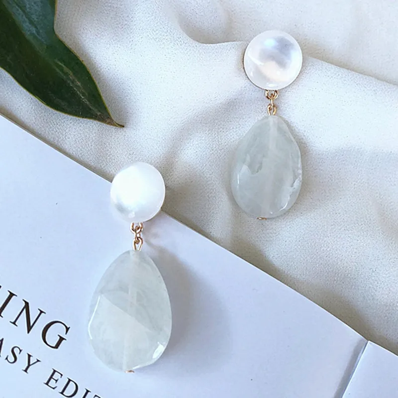 UJBOX White Yellow Green Acrylic Resin Earrings 2018 Women Round Water Drop Earrings Hypoallergenic Earrings E2622
UJBOX White Yellow Green Acrylic Resin Earrings 2018 Women Round Water Drop Earrings Hypoallergenic Earrings E2622