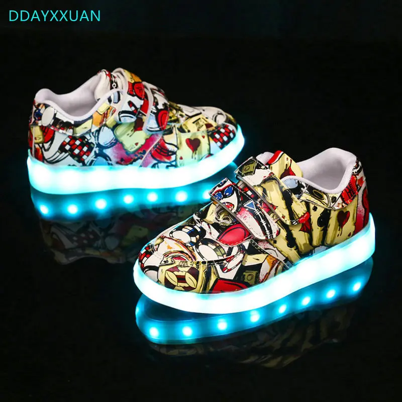 USB charging Fashion LED Shoes 2018 New Brand Children Glowing Sneaker for kids boy girl unisex Luminous Light Up Sneakers
USB charging Fashion LED Shoes 2018 New Brand Children Glowing Sneaker for kids boy girl unisex Luminous Light Up Sneakers