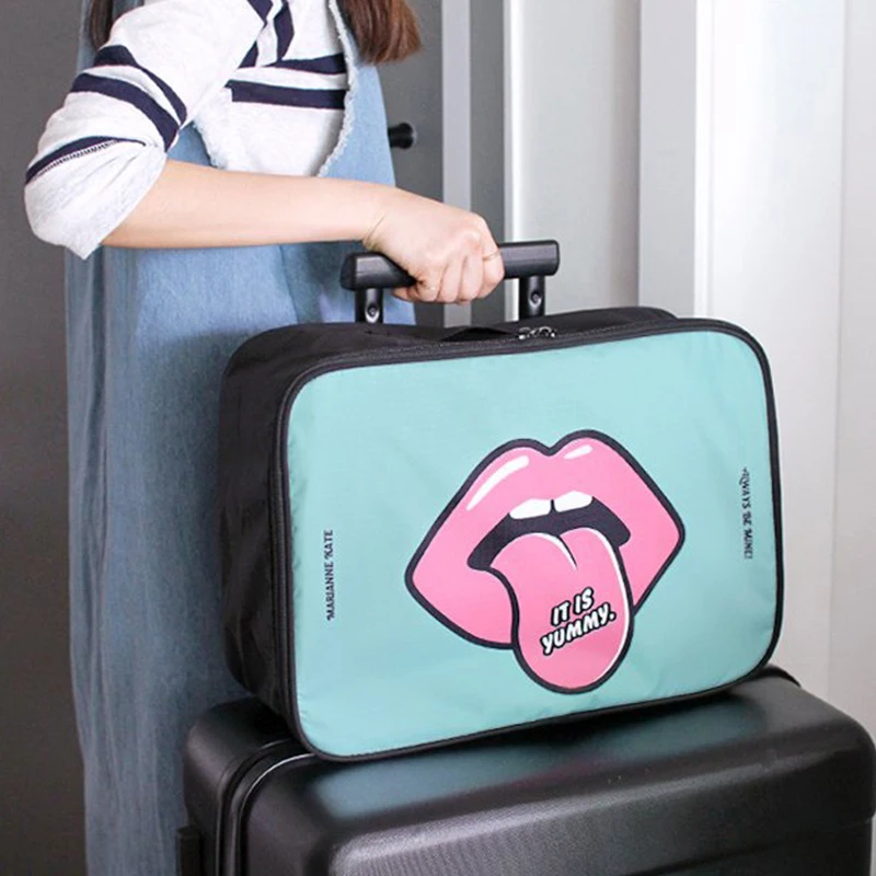 1pc Big Tongue Women Travel Storage Bag High Capacity Clothes Tidy Luggage Organizer Trolley Case Travel Handbags
1pc Big Tongue Women Travel Storage Bag High Capacity Clothes Tidy Luggage Organizer Trolley Case Travel Handbags