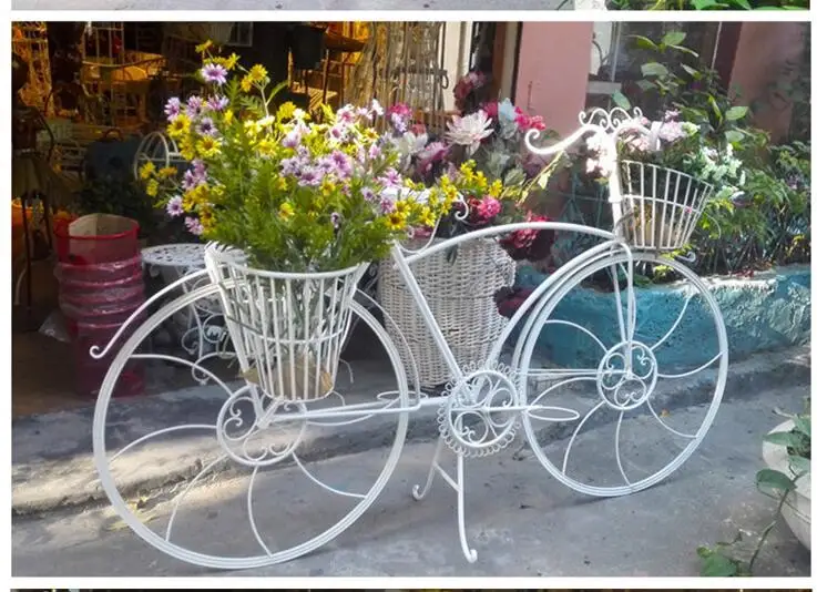 Retro tieyi big bike float shelf romantic wedding props only beautiful window design decorative display.
Retro tieyi big bike float shelf romantic wedding props only beautiful window design decorative display.