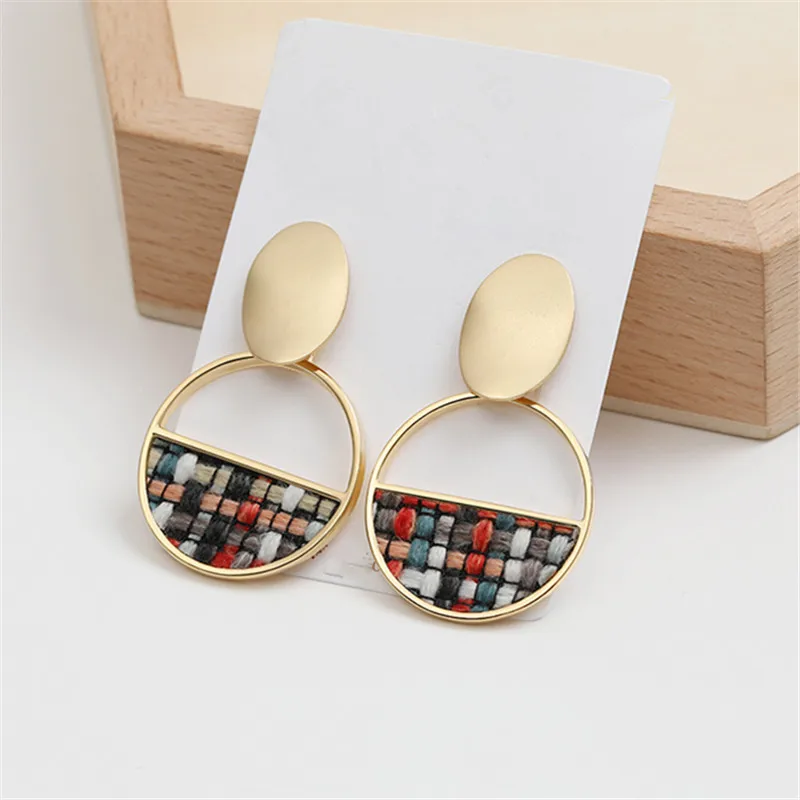 Fashion popular metal earrings geometric retro earrings personality fashion earrings Simple and colorful fashionable women
Fashion popular metal earrings geometric retro earrings personality fashion earrings Simple and colorful fashionable women