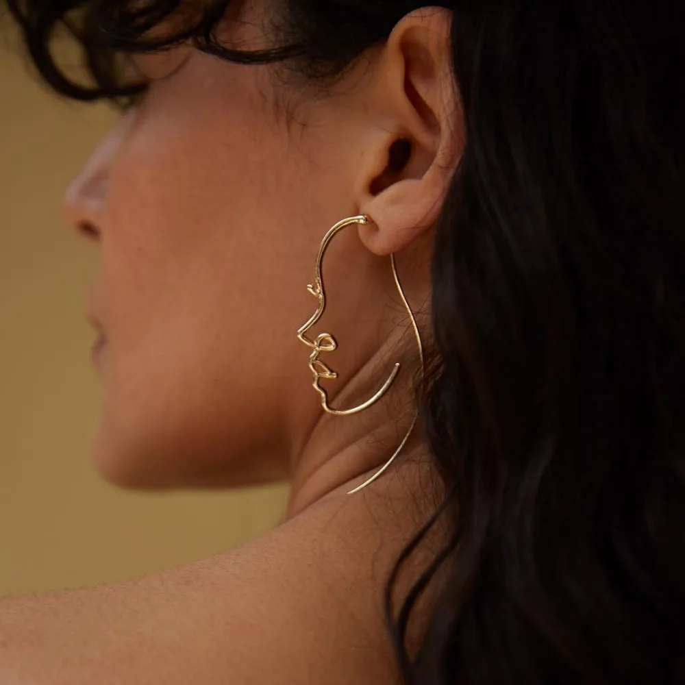 New Fashion Personality Face Shaped Dangle Drop Earring for Women Korean Style Party Show Beautiful Girly Jewelry Accessories
New Fashion Personality Face Shaped Dangle Drop Earring for Women Korean Style Party Show Beautiful Girly Jewelry Accessories