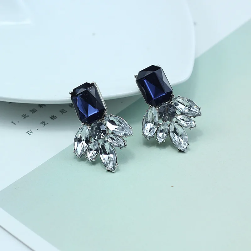 Factory Price Vintage Earrings 2018 New Retro crystal simple stud earring Women Jewelry Brincos e046
Factory Price Vintage Earrings 2018 New Retro crystal simple stud earring Women Jewelry Brincos e046