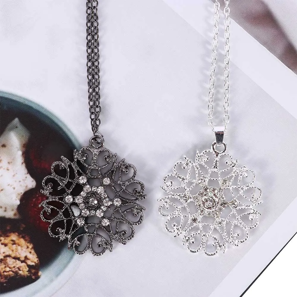 1Pc Vintage Long Chain Necklace Pierced Pattern Crystal Rhinestone Round Pendant Simple Choker Women Statement Fashion Jewelry
1Pc Vintage Long Chain Necklace Pierced Pattern Crystal Rhinestone Round Pendant Simple Choker Women Statement Fashion Jewelry