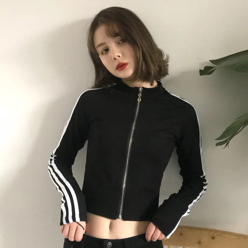 Harujuku Japanese Streetwear Short Wind Longsleeve Striped Jacket and Coats Windproof Women Oversize Windbreaker Chic for Girls
Harujuku Japanese Streetwear Short Wind Longsleeve Striped Jacket and Coats Windproof Women Oversize Windbreaker Chic for Girls