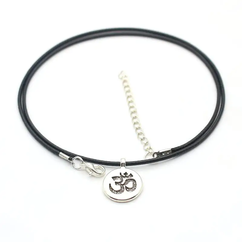 Cute Bear Fashion Choker Necklace For Men Women Simple Leather Rope Round Metal OM Lotus Buddha Pendant Necklace Men Jewelry
Cute Bear Fashion Choker Necklace For Men Women Simple Leather Rope Round Metal OM Lotus Buddha Pendant Necklace Men Jewelry