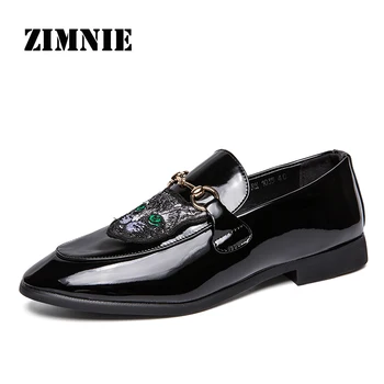 ZIMNIE Brand New Man Quality Patent Leather Shoes Thick Bottom Wedding Shoes Embroidery Leather Dress Shoes Big Plus Size 38~47
ZIMNIE Brand New Man Quality Patent Leather Shoes Thick Bottom Wedding Shoes Embroidery Leather Dress Shoes Big Plus Size 38~47