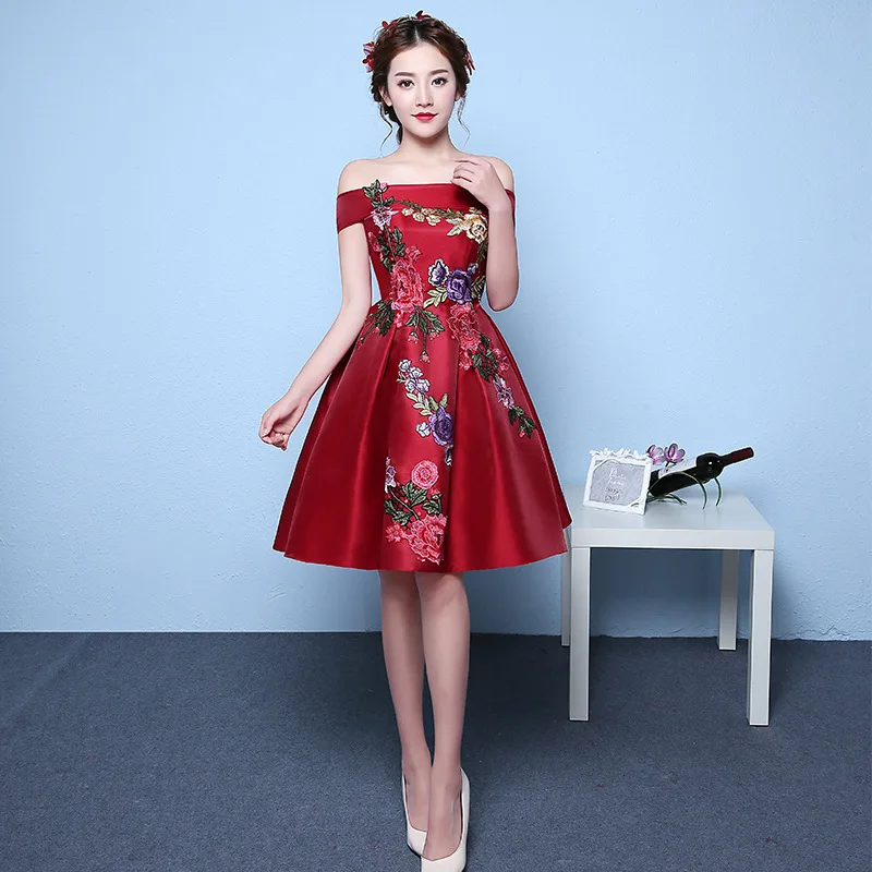 2019 New Chinese Retro One-shoulder Embroidery Long Section Banquet Dress
2019 New Chinese Retro One-shoulder Embroidery Long Section Banquet Dress