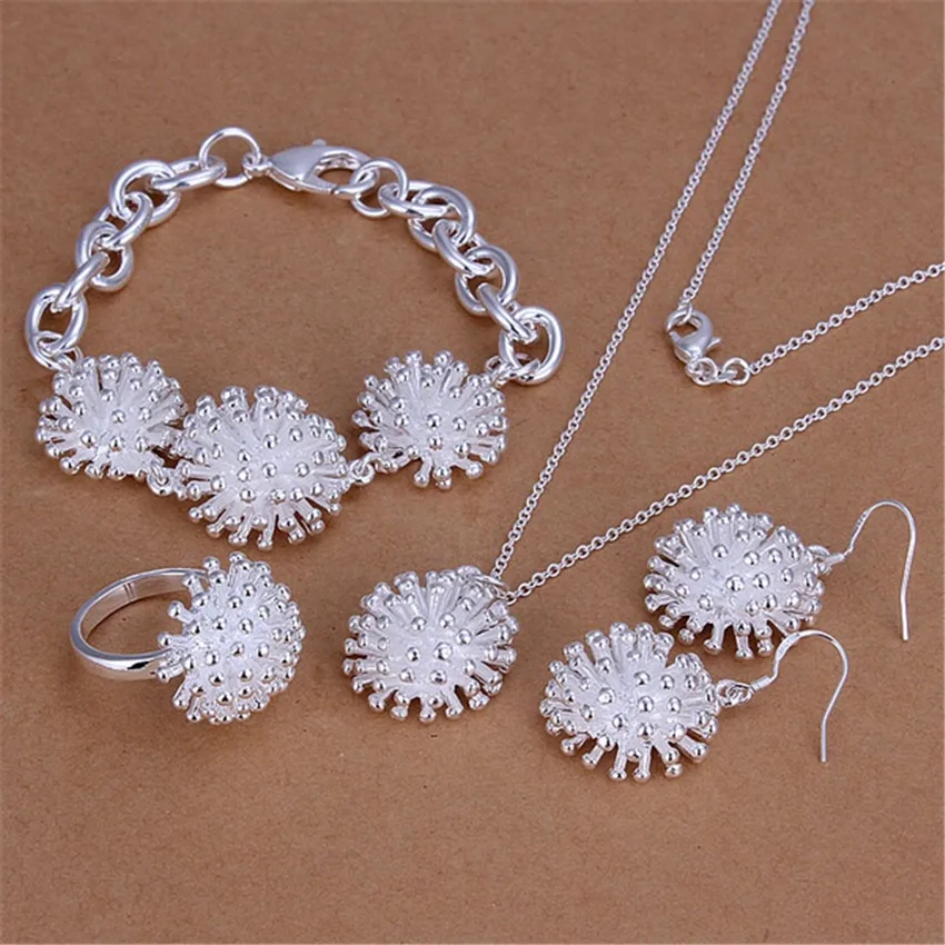 Wholesale noble fashion for women men lady gift flower big bracelet Ring Earring Necklace jewelry set wedding party lovely S250
Wholesale noble fashion for women men lady gift flower big bracelet Ring Earring Necklace jewelry set wedding party lovely S250