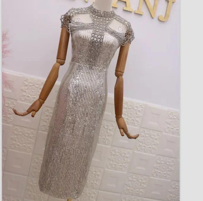 2019 Summer Crystal all-over Sequin Dress Women's Stand Neck Diamond Short Sleeve Backless Bodycon Midi Dress For Party
2019 Summer Crystal all-over Sequin Dress Women's Stand Neck Diamond Short Sleeve Backless Bodycon Midi Dress For Party