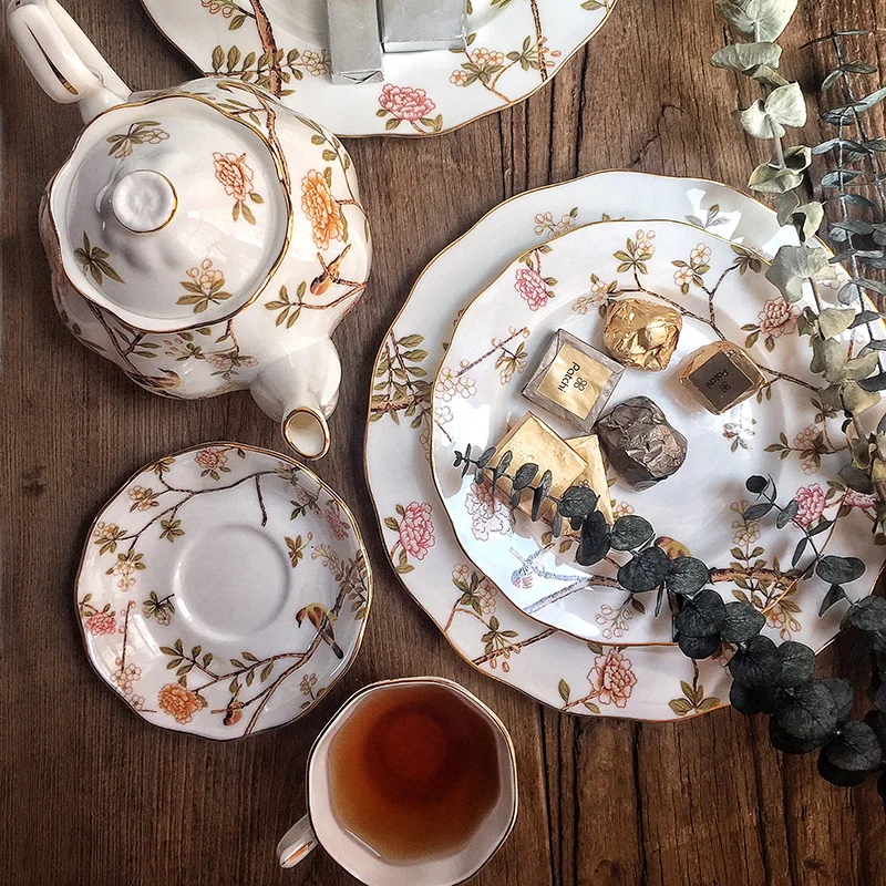 European-style High-quality Bone China Coffee Cup And Dish British Afternoon Tea Household Creative Ceramic Tableware Dessert
European-style High-quality Bone China Coffee Cup And Dish British Afternoon Tea Household Creative Ceramic Tableware Dessert