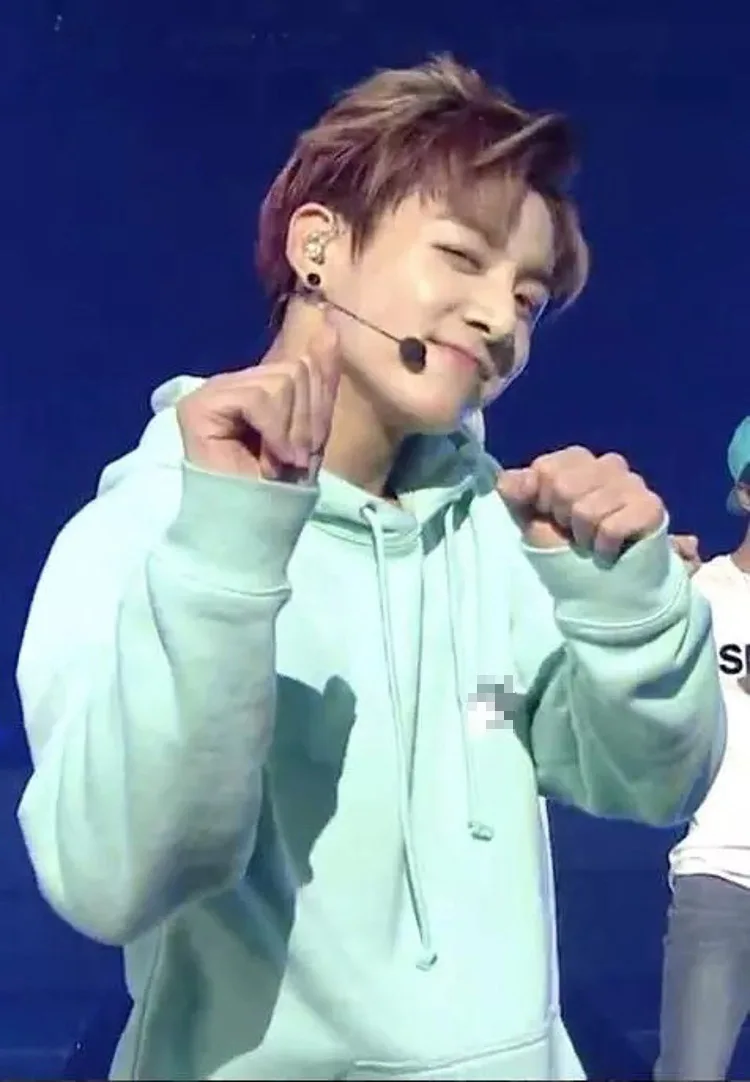 kpop JUNG KOOK JIN SUGA exo DNA stage mint green Sweatshirts men women Korean student jacket k-pop got7 clothing twice Hoodies
kpop JUNG KOOK JIN SUGA exo DNA stage mint green Sweatshirts men women Korean student jacket k-pop got7 clothing twice Hoodies