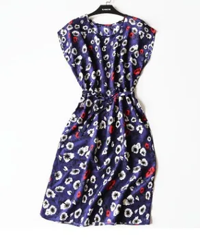 2020 Fun cartoon character mulberry silk dress summer round neck silk vest dress sleeveless leisure dress middle dress summer
2020 Fun cartoon character mulberry silk dress summer round neck silk vest dress sleeveless leisure dress middle dress summer