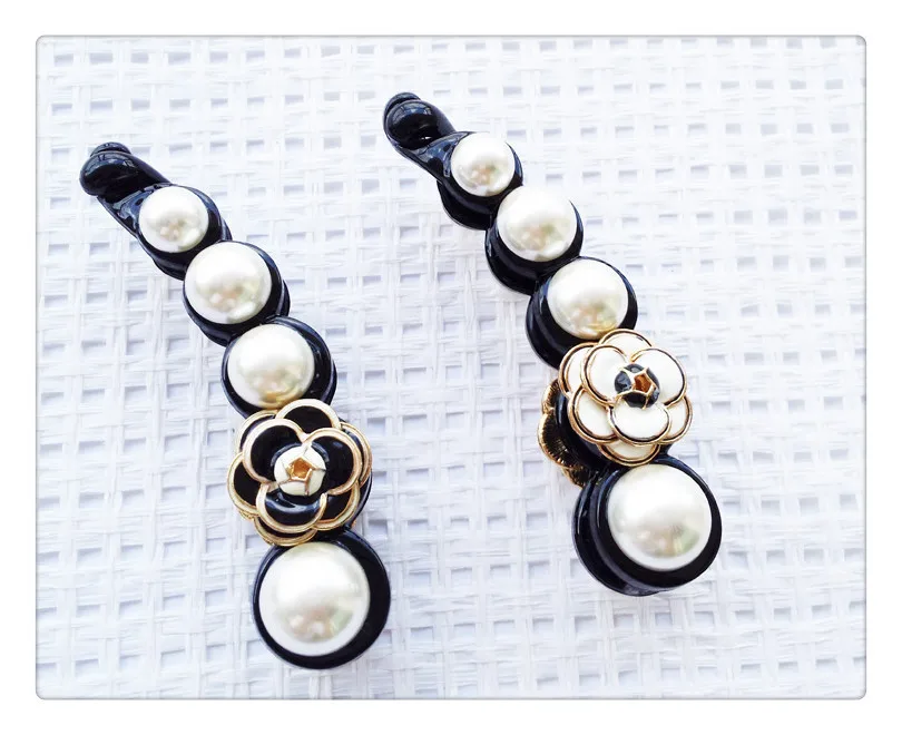 Elegant Black And White Banana Hair Claw Pearl Enamel Female Flower Women Girl Hairpin Bride Wedding Jewelry Accessories
Elegant Black And White Banana Hair Claw Pearl Enamel Female Flower Women Girl Hairpin Bride Wedding Jewelry Accessories