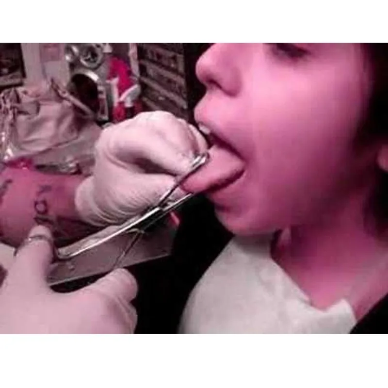 Tongue_Piercing-clamps