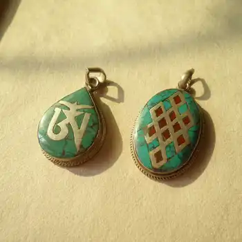 Tibetan Mantras Amulet OM Endless Knots Nepal 925 silver Inlaid Stone Vintage Charms T9114
Tibetan Mantras Amulet OM Endless Knots Nepal 925 silver Inlaid Stone Vintage Charms T9114