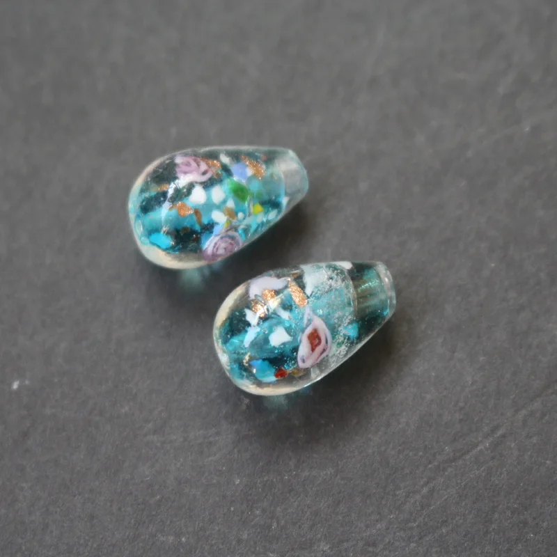 20Pieces/Lot 9mm*16mm Drop Shape Lampwork Glass Beads Flower With Inner Colorful Pieces Ocean Blue Color for jewelry making
20Pieces/Lot 9mm*16mm Drop Shape Lampwork Glass Beads Flower With Inner Colorful Pieces Ocean Blue Color for jewelry making